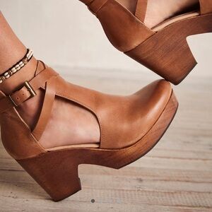 Free People Cedar Leather Clogs